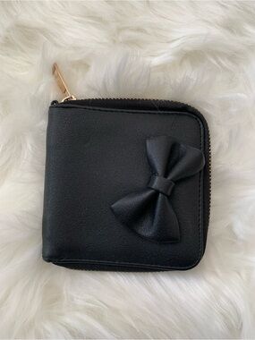 Black Bow Zip Wallet
